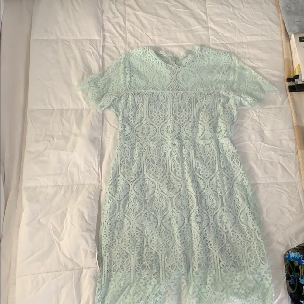 3/$35🌻 Lulu’s Lace Mini Crop Too Dress Mint Green